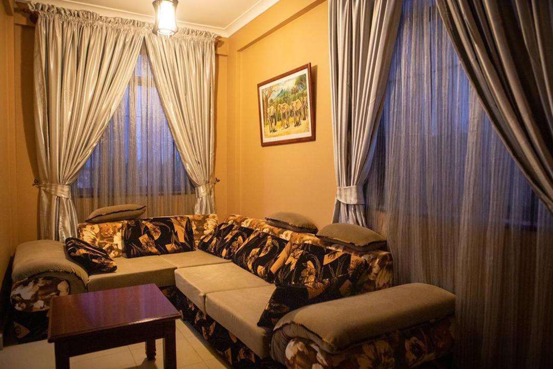 Summit Lodge Marombosa 外观 照片