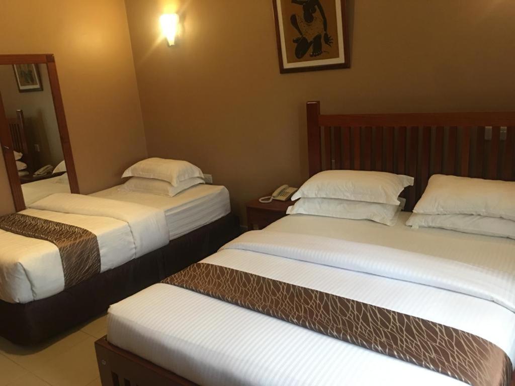 Summit Lodge Marombosa 外观 照片