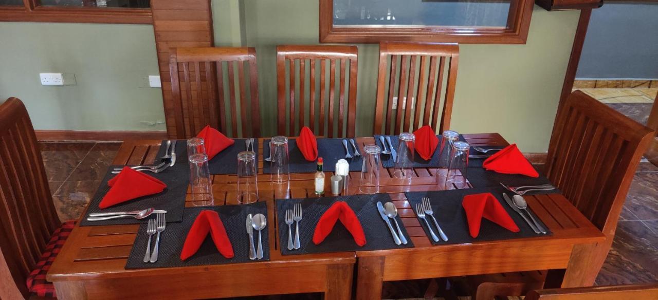 Summit Lodge Marombosa 外观 照片